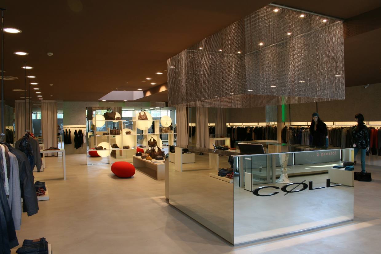 COLL WEAR - Concept Store